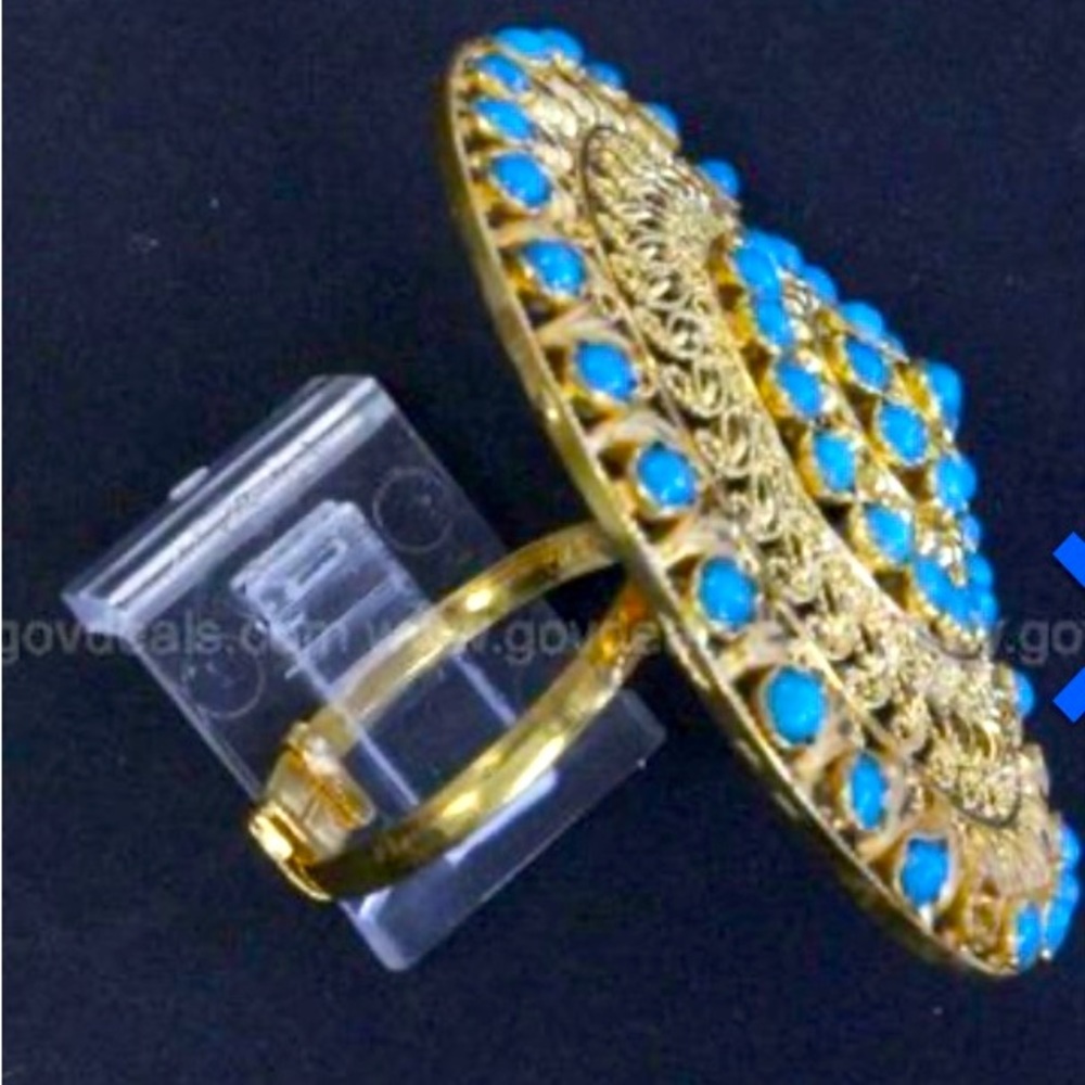 18K Solid Gold Ring - Picture 5 of 6